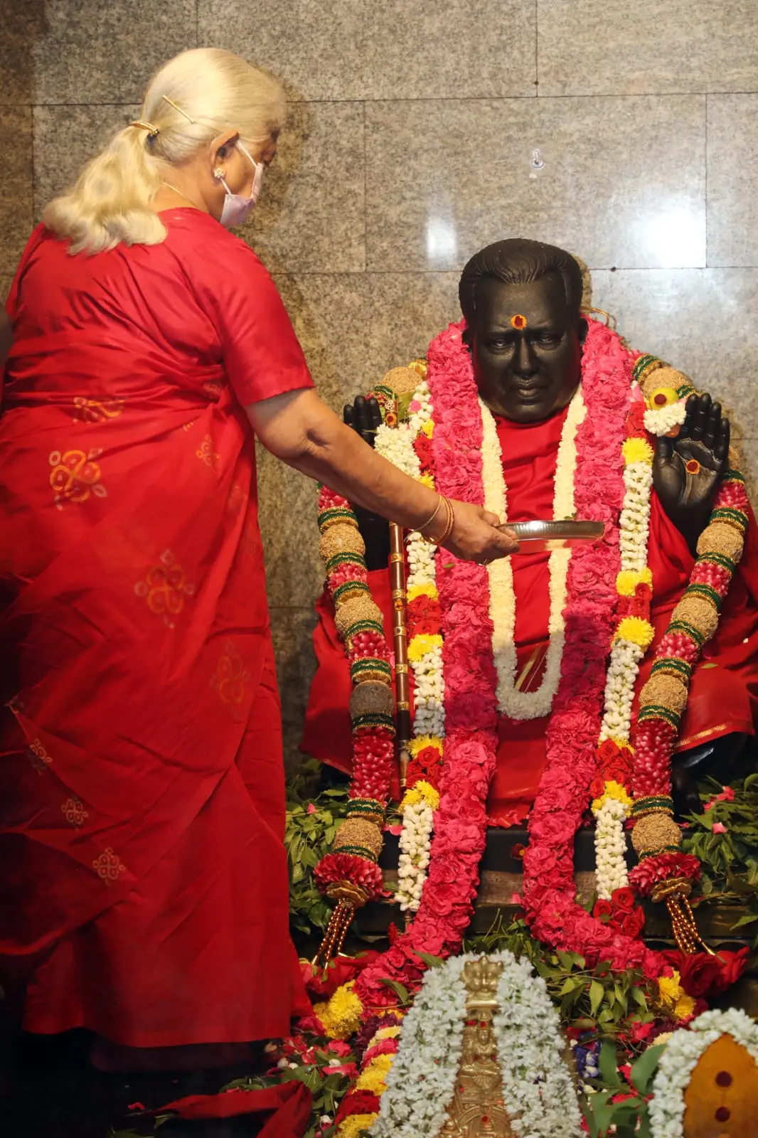 Arul Thiru Bangaru Adigalar Desktop